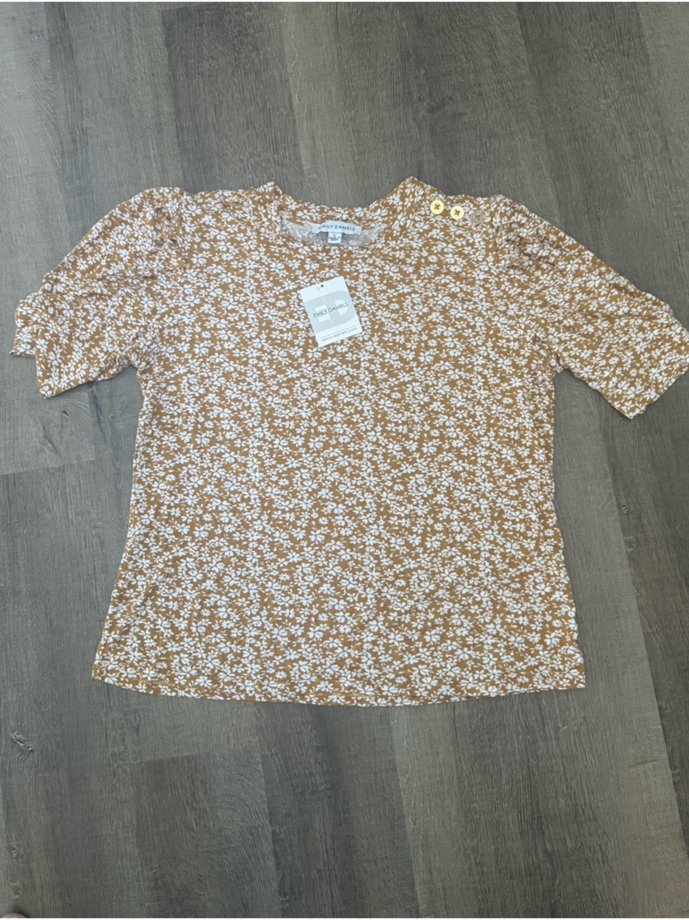 New with Tags! Button-Accent Floral Blouse in Mustard